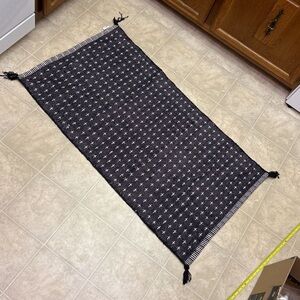 26x47inch HOBBY LOBBY woven black/beige rug